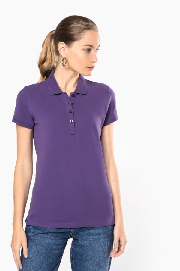 Polo femme Kariban K255. 100 % coton piqué, 180 g/m². Coupe cintrée, col féminin, parfait pour broderie ou flocage professionnel. violet