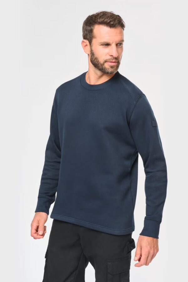 Sweat homme WK4001 de WK. Designed To Work. 280 g/m², manches montées, col rond. Confort et durabilité pour usage professionnel et personnalisation textile. bleu marine