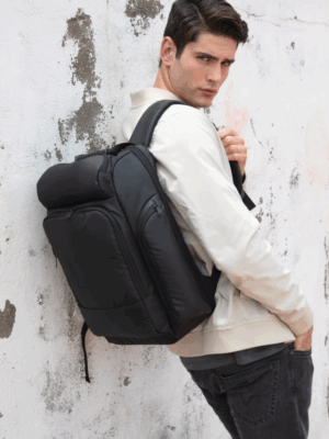 Sac à dos business KI0932 Kimood avec compartiment ordinateur. Résistant, pratique et personnalisable, idéal pour le travail, les déplacements et la communication textile.