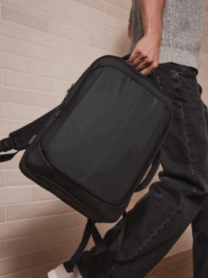 Sac à dos business KI5110 Kialma K-loop. Compartiment pour ordinateur et tablette, résistant, élégant et personnalisable. Idéal pour le travail et les déplacements.