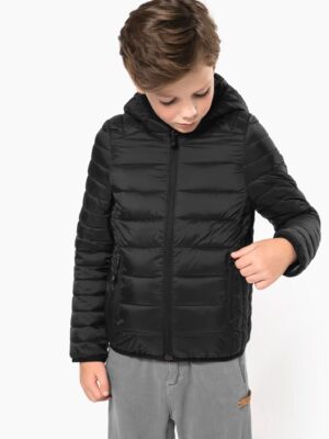 Doudoune légère K6112 Kariban enfant : matelassée, chaude et confortable avec capuche. Idéale pour le quotidien, les activités outdoor et la personnalisation textile.
