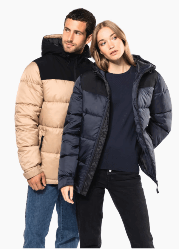 Parka matelassée K6163 Kariban unisexe : chaude, confortable et légère, avec capuche. Idéale pour le quotidien, les activités outdoor et la personnalisation textile.