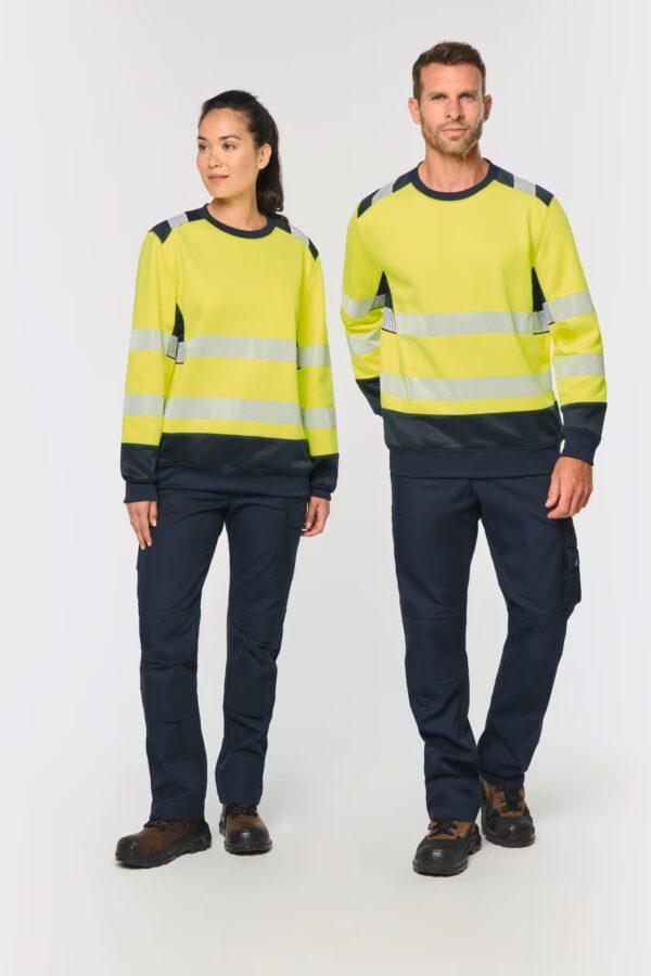 Sweat WK420 unisexe en polyester/recyclé, 300 g/m², col rond, couleurs Hi‑Viz Orange/Navy ou Jaune/Navy. Lavable à 60 °C, idéal pour broderie ou flocage.