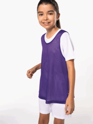 Chasuble enfant PA047 ProAct. En filet léger et respirant, parfaite pour l’entraînement, les matchs et la personnalisation textile des clubs.
