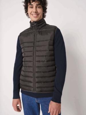Bodywarmer matelassé IB6172 homme. Léger, chaud et confortable, idéal pour le travail, les activités outdoor et la personnalisation textile.