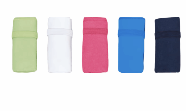 Serviette de sport en microfibre. Légère, compacte, ultra-absorbante et à séchage rapide. Idéale pour le sport, les voyages et la personnalisation textile.