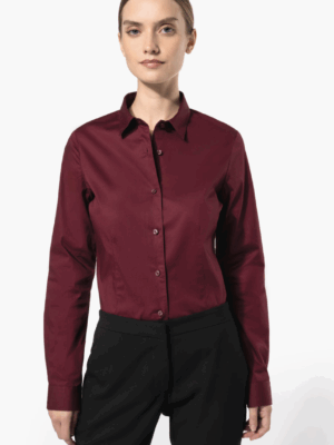 Chemise femme K530 Kariban en coton et élasthanne. Élégante, confortable et ajustée, idéale pour un look professionnel et la personnalisation textile.