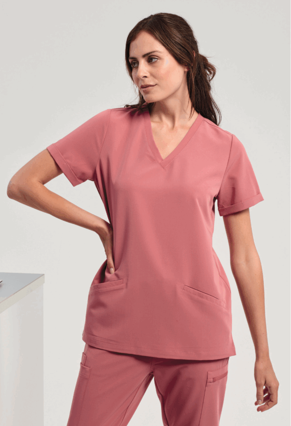 Tunique femme NN310 Onna. Confortable, extensible et élégante, idéale pour les métiers du soin, de la beauté, du bien-être et de l’accueil.