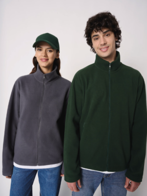 Veste polaire unisexe IB900 chaude, confortable et résistante. Idéale pour un usage professionnel ou quotidien et parfaitement adaptée à la personnalisation textile.