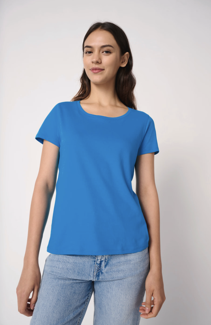 Le IB311 Idéal Basic est un t-shirt femme léger et confortable en coton, parfait pour le quotidien ou la personnalisation textile.