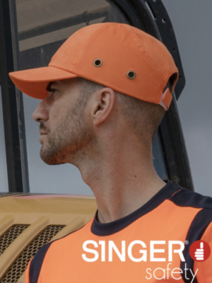 Casquette de sécurité légère dotée d’une calotte résistante en ABS et personnalisable. Elle protège dans le cas de heurt. Bande auto-agrippante à l’arrière. Elle répond à la norme EN 812