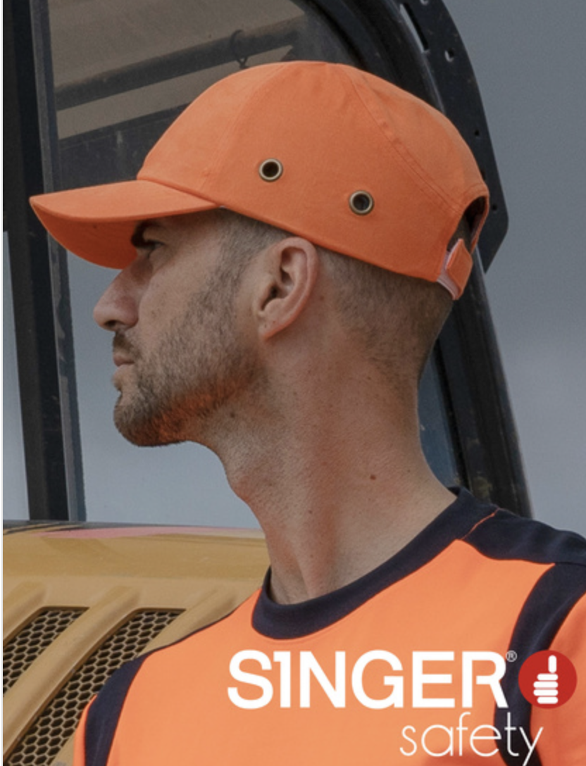 Casquette de sécurité légère dotée d’une calotte résistante en ABS et personnalisable. Elle protège dans le cas de heurt. Bande auto-agrippante à l’arrière. Elle répond à la norme EN 812