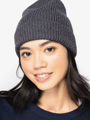 Bonnet unisexe NS015 en laine mérinos écoresponsable, chaud, respirant et confortable. Idéal pour l’hiver et la personnalisation textile.