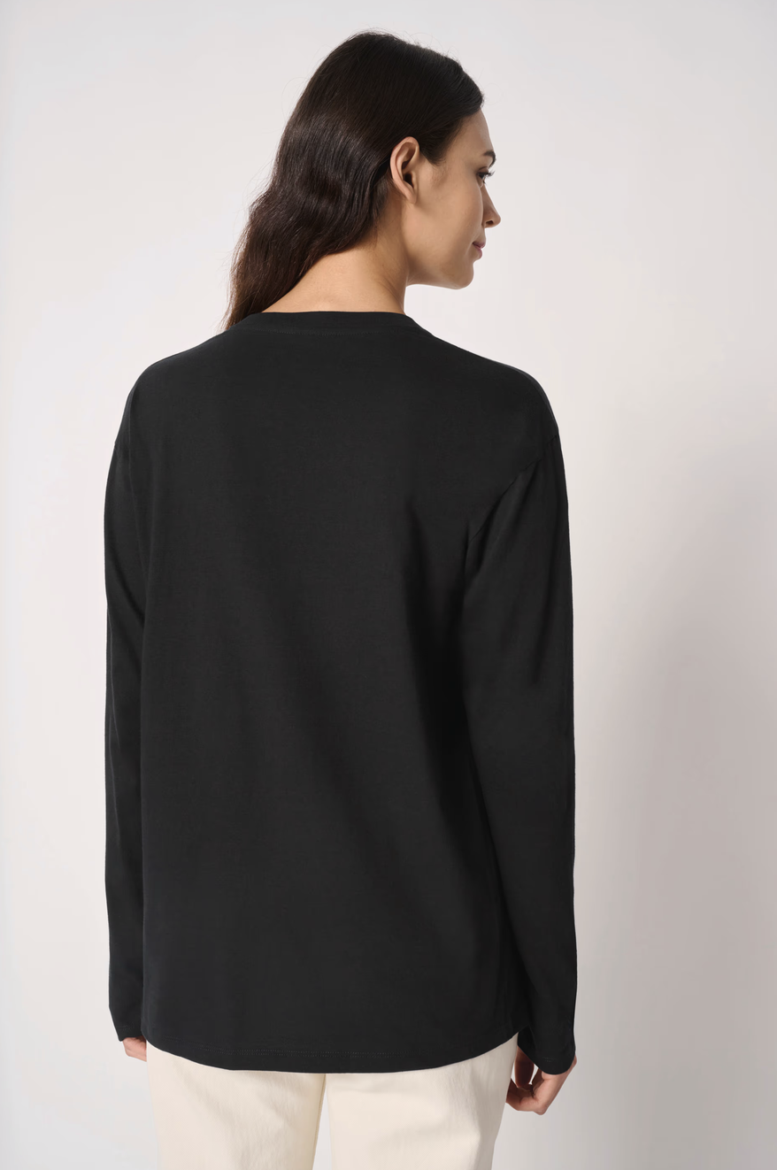 T-shirt unisexe IB323 iDeal190 à manches longues, résistant et confortable. Conçu en coton doux avec un grammage de 190 g/m², idéal pour le quotidien et la personnalisation textile.