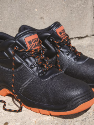 Chaussures de sécurité R340X Defence robustes et confortables, conçues pour protéger efficacement au travail. Idéales pour les environnements professionnels exigeants.