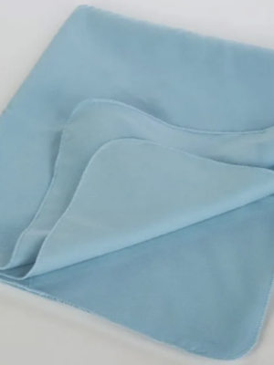 Serviette de bain PK862 PEN DUICK 70x130 cm, fine et ultra absorbante. En 85 % polyester / 15 % polyamide, grammage 200 g/m², idéale pour le sport et le quotidien.